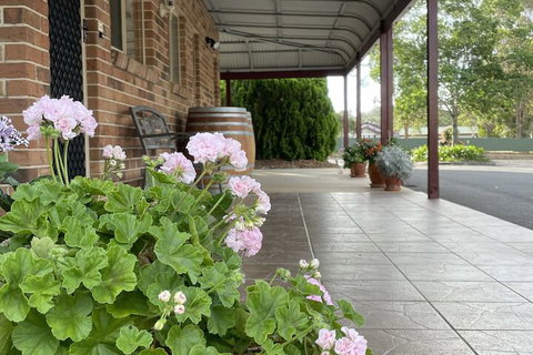 Crows Nest Motel - Holiday Sunshine Coast 2