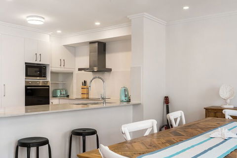 A PERFECT STAY - Ocean Walk - Sunshine Coast Tourism 5
