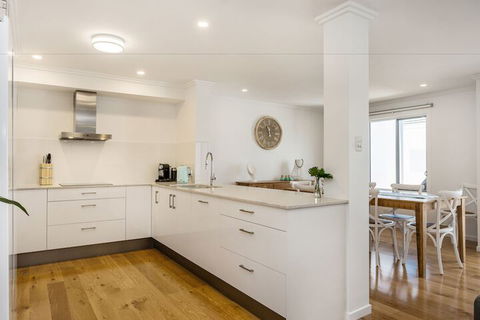 A PERFECT STAY - Ocean Walk - Sunshine Coast Tourism 2