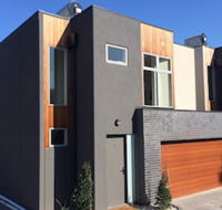 Close To Airport City  Shops - Holiday Sunshine Coast