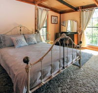 Shady Creek Eco Cabin - Holiday Sunshine Coast