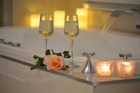 Sapphire Shores Luxury Retreat - Sunshine Coast Tourism 0