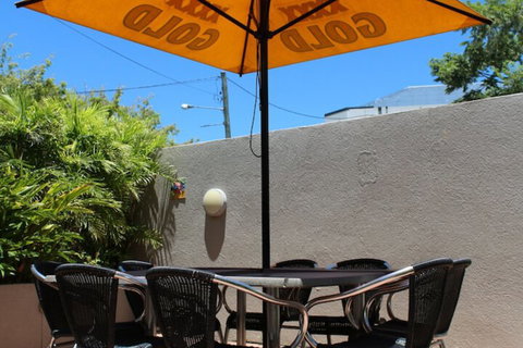 Tandara Hotel Motel - Holiday Sunshine Coast 1