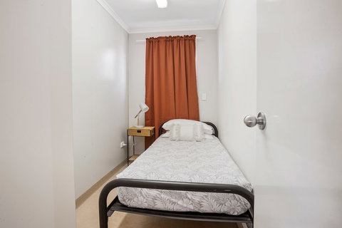 Karratha Caravan Park - Holiday Sunshine Coast 2