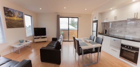 Apartments On Fraser Bicheno - Holiday Sunshine Coast 1