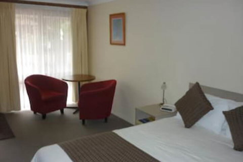Bomaderry Motor Inn - Holiday Sunshine Coast 7
