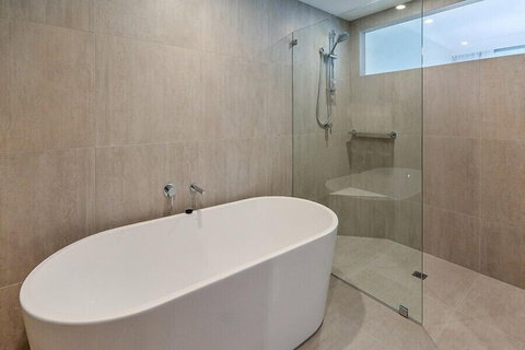 Frangipani 104 - Sunshine Coast Tourism 6