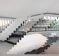 Melbourne Holiday Apartments Williamstown - Holiday Sunshine Coast