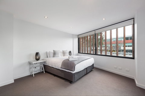 Melbourne Holiday Apartments Williamstown - Sunshine Coast Tourism 5