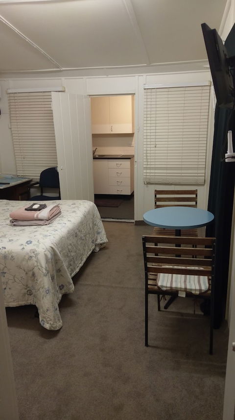 Ned's Studio Apartment - Holiday Sunshine Coast 5