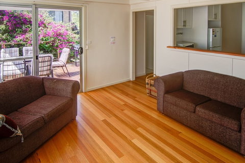 Henny's Of Merimbula - Holiday Sunshine Coast 1