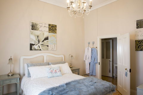 Azalea Cedar-Rose Villa - Holiday Sunshine Coast 2