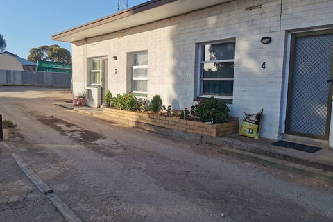 Kimba Units - Holiday Sunshine Coast 3