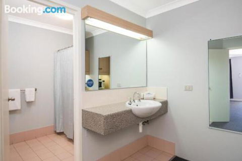 MIDAS MOTEL KALGOORLIE - Holiday Sunshine Coast 7