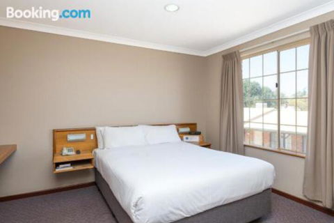 MIDAS MOTEL KALGOORLIE - Holiday Sunshine Coast 6