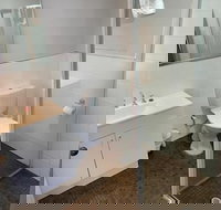 Paringa Hotel Motel - Sunshine Coast Tourism