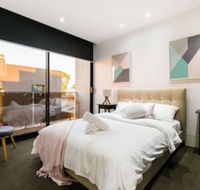 SOPHIA 2BDR North Melbourne House - Holiday Sunshine Coast