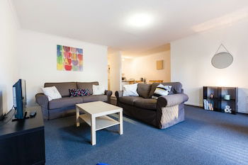 DAWN, 2BDR Carlton Apartment - Sunshine Coast Tourism 0