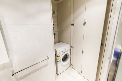 WESLEY, 2BDR Carlton Apartment - Sunshine Coast Tourism 0