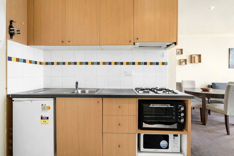 ELIZA, 2BDR Melbourne Apartment - Holiday Sunshine Coast 5