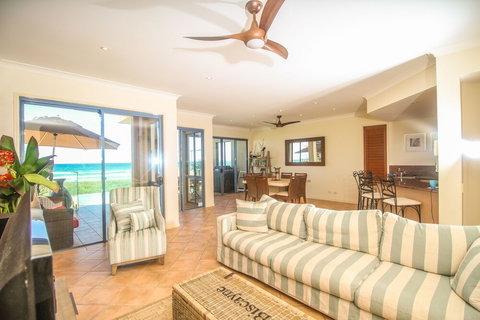 Absolute Beachfront Holiday House - Sunshine Coast Tourism 5