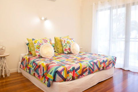 Absolute BeachFront Bliss @ Newell Beach - Holiday Sunshine Coast 7