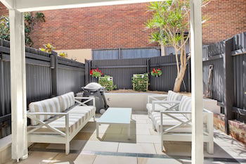 City Leafy Terrace - Holiday Sunshine Coast 0