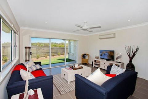 SALTY PAUSE At BONDI HOUSE - Sunshine Coast Tourism 0