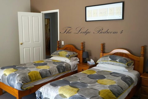 Harmony Forest Accommodation & Vineyard - Holiday Sunshine Coast 7