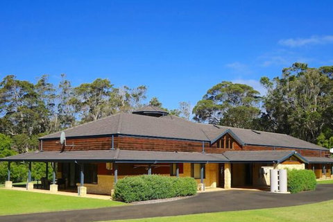 Harmony Forest Accommodation & Vineyard - Holiday Sunshine Coast 2