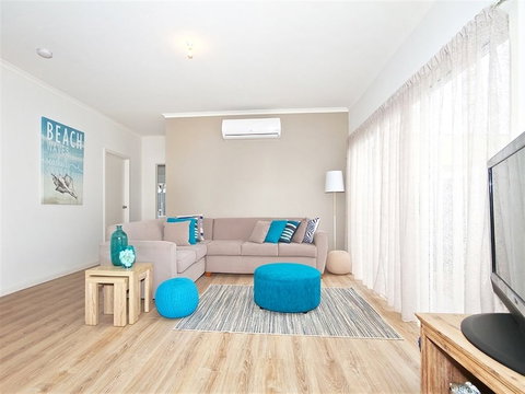 Seas The Day - Holiday Sunshine Coast 4