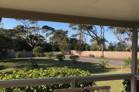 The Beach House In Berrara - Holiday Sunshine Coast 5