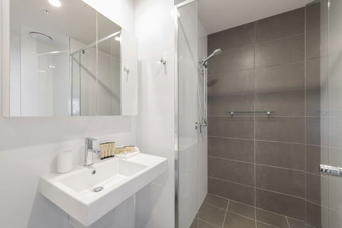 Astra Apartments Newcastle East - Holiday Sunshine Coast 1