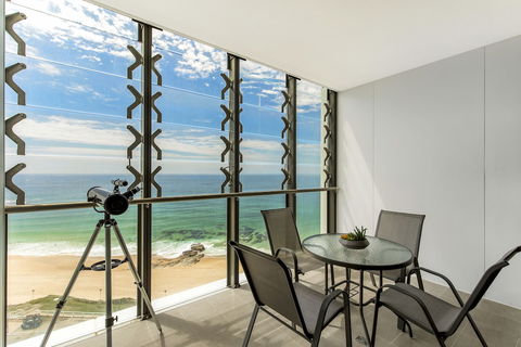 Astra Apartments Newcastle East - Holiday Sunshine Coast 5