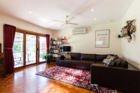 KELLY, 3BDR Northcote House - Holiday Sunshine Coast 0