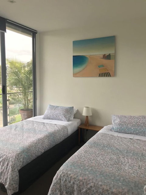 Marina View Apartment On The Maribyrnong River, Melbourne - Holiday Sunshine Coast 4