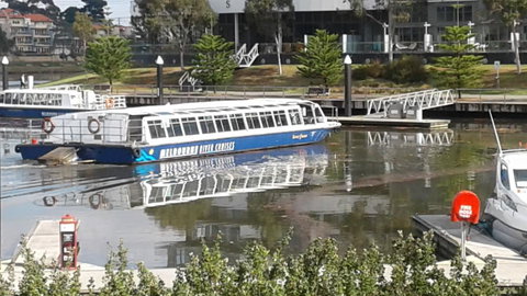 Marina View Apartment On The Maribyrnong River, Melbourne - Holiday Sunshine Coast 1