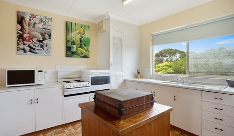 Cliffhanger - Pet Friendly - Holiday Sunshine Coast 1
