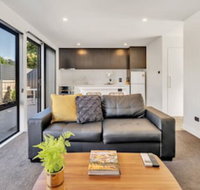 Punchbowl Executive Apartments - Sunshine Coast Tourism