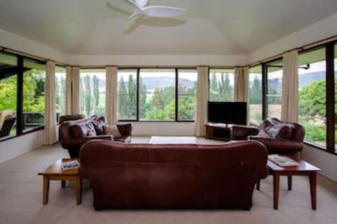 Stay In Mudgee - Holiday Sunshine Coast 0