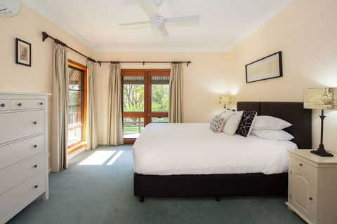Stay In Mudgee - Holiday Sunshine Coast 3