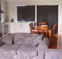 Glenaire Apartments at Meredith - Sunshine Coast Tourism