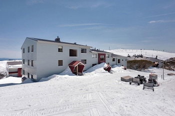 Lawlers 31 - Holiday Sunshine Coast 1