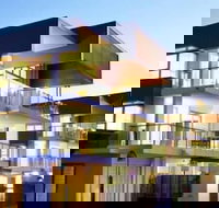 Maggies Beachfront Apt. 7 - Holiday Sunshine Coast