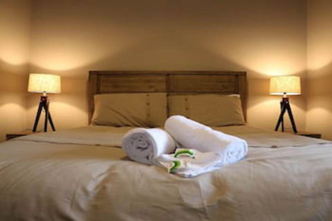 Hampton Halfway Hotel Motel - Holiday Sunshine Coast 0