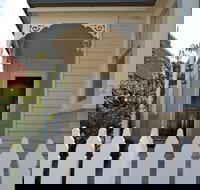 Strahan House - Sunshine Coast Tourism