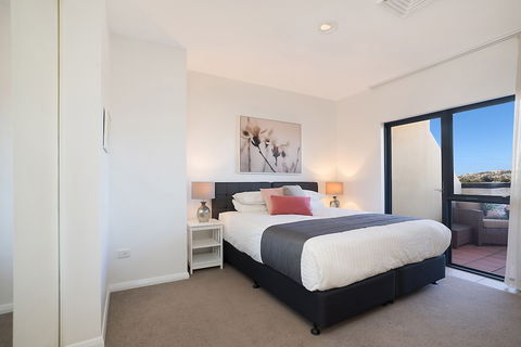 Beau Monde Apartments Newcastle - Boulevard Apartments - Sunshine Coast Tourism 2
