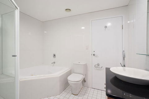 Beau Monde Apartments Newcastle - Boulevard Apartments - Sunshine Coast Tourism 1