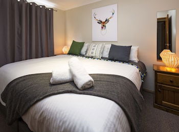 Mountain Lodge - Sunshine Coast Tourism 0