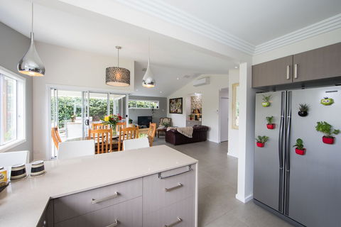 Armidale Cottage - Holiday Sunshine Coast 3